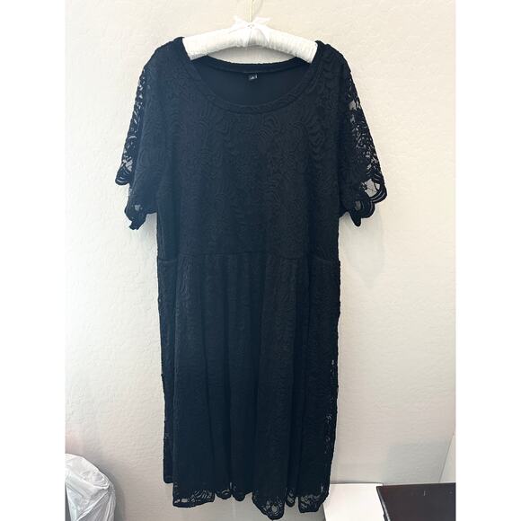 TORRID | Black Lace Overlay Fit & Flare Midi Dress Plus | Size 4X - Picture 1 of 8